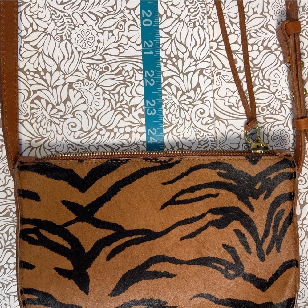 Madewell The Simple Crossbody Bag in Tiger Calf Hair - Picture 12 of 13